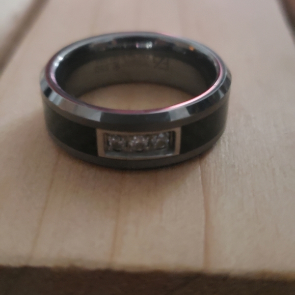 Men Wedding Band - Picture 2 of 6